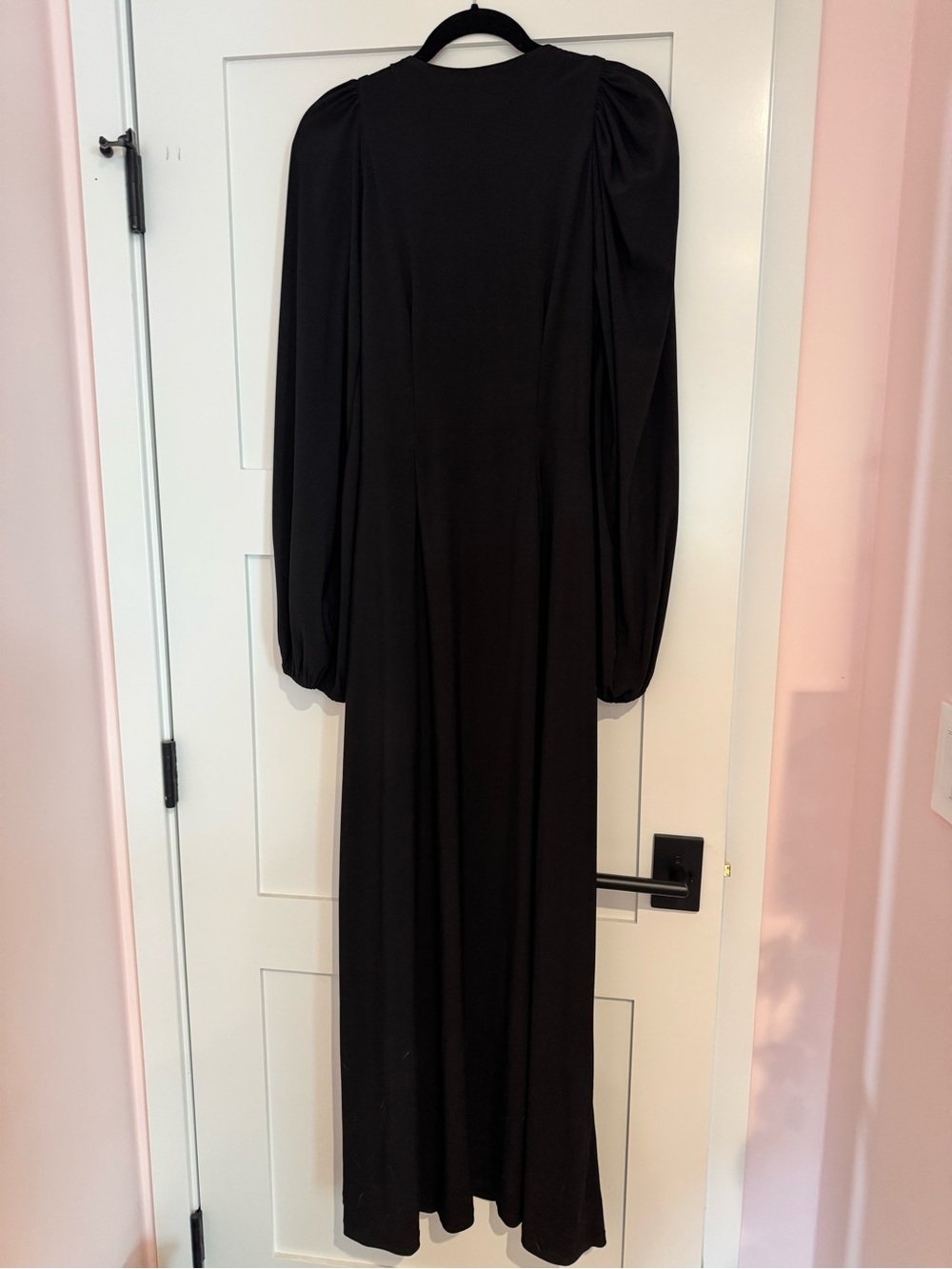La Femme en Noir- Black Widow Gown in solid black- size M - Picture 3 of 7